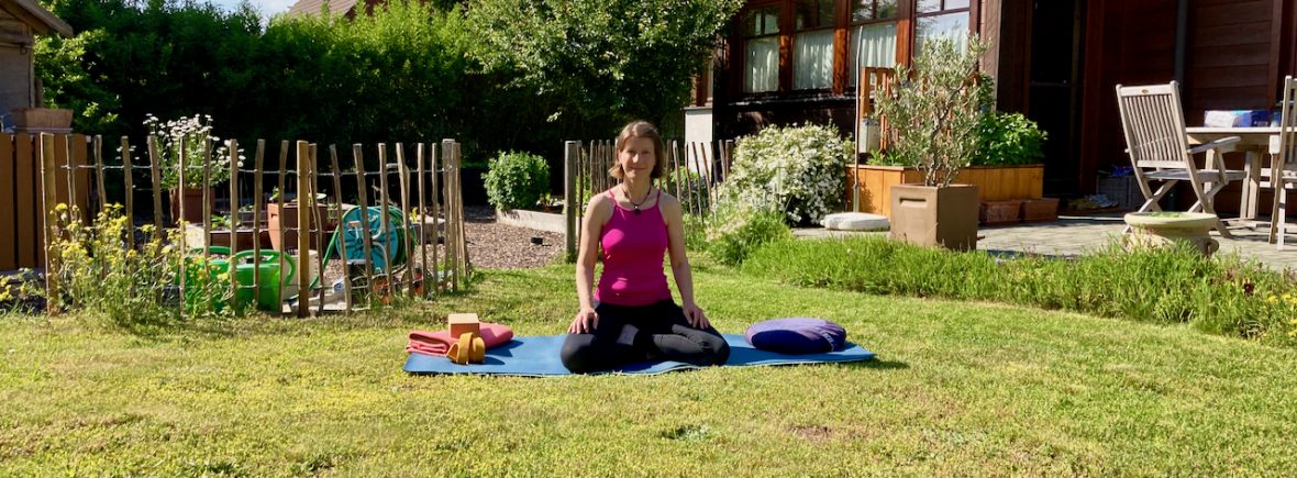 Sommer Yoga mit Sonja Steur im Garten